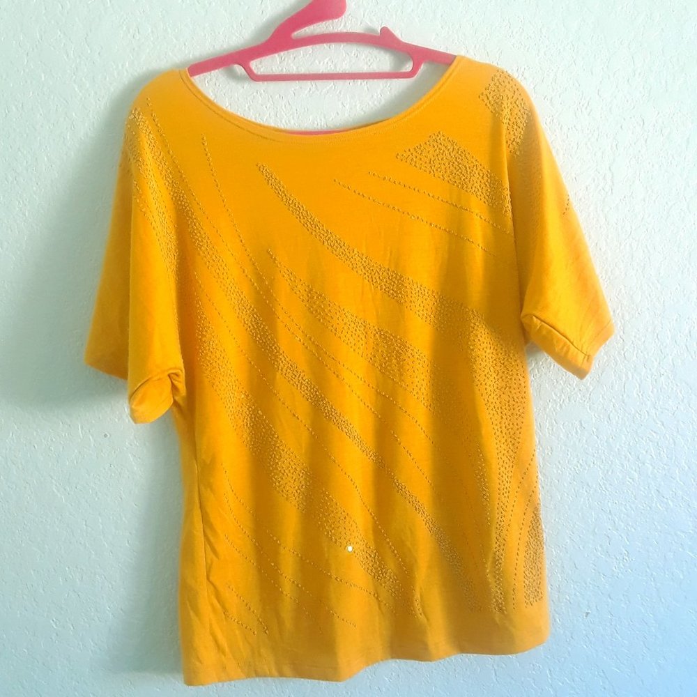 yellow tshirt